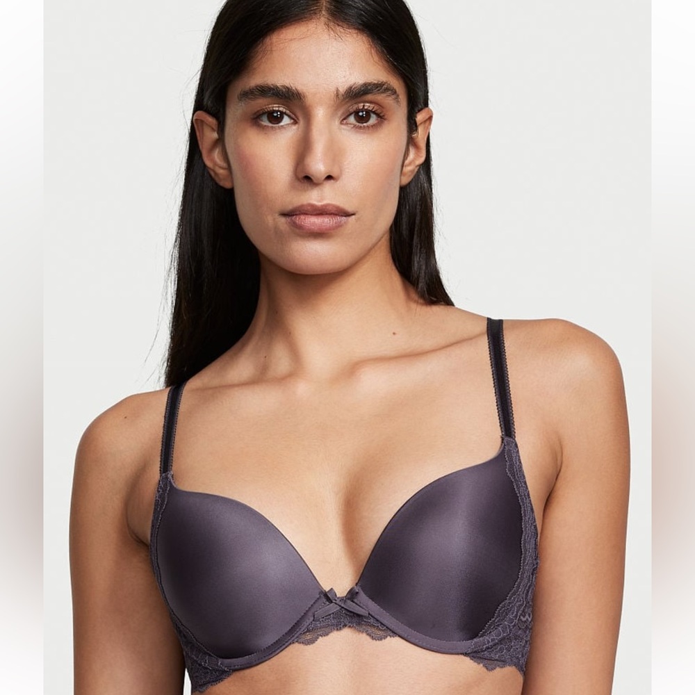 VS DREAM ANGELS
Smooth Push-Up Bra with Lace